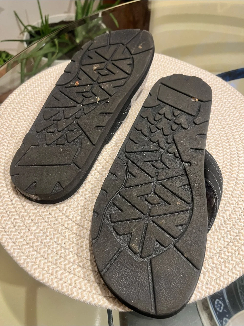 Vintage Stone Men's Black Soft Flip Flop Sandals